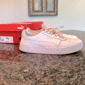 Puma carina white sneakers 8.5